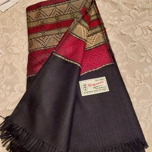 Brand new shawl red and black